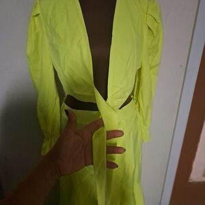 Saya set. Size L. Yellow. It is new. For women or young people.